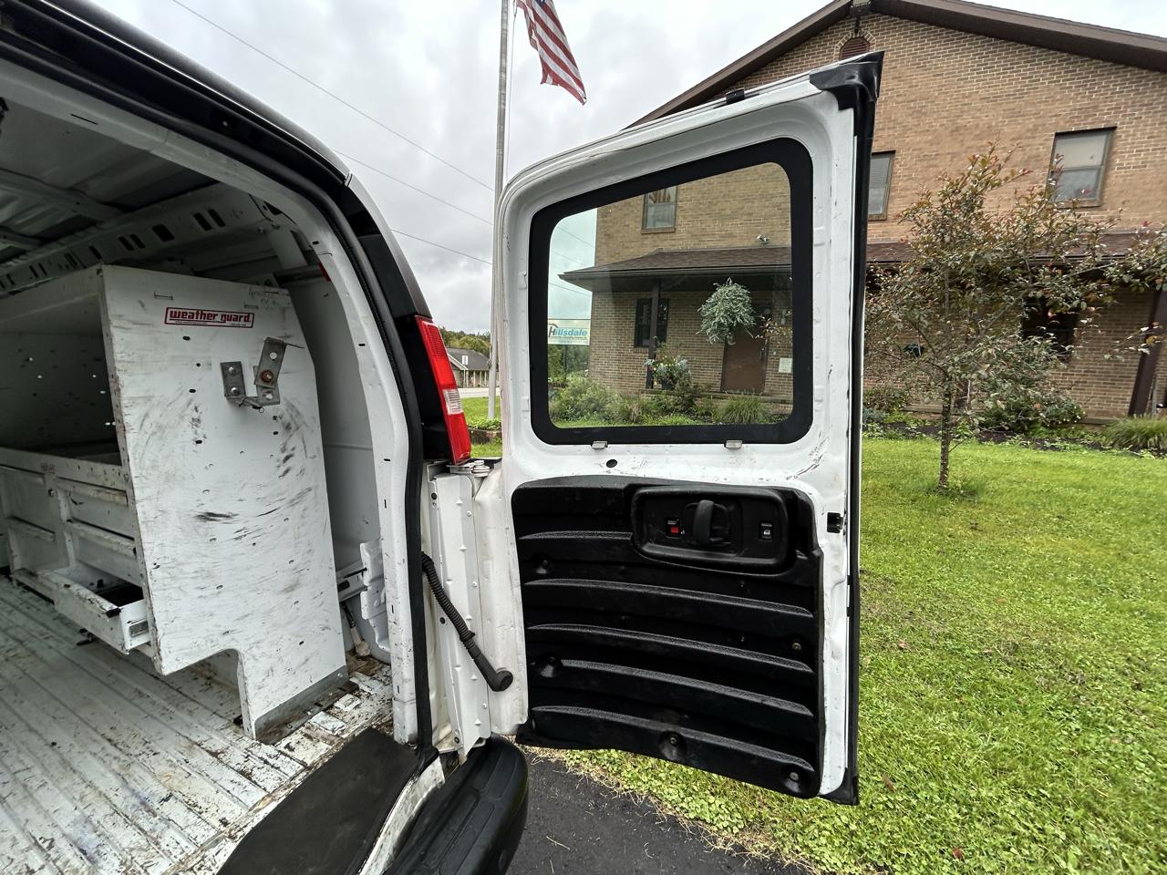 Chevrolet Express Cargo Van RWD 2500 135" 2020