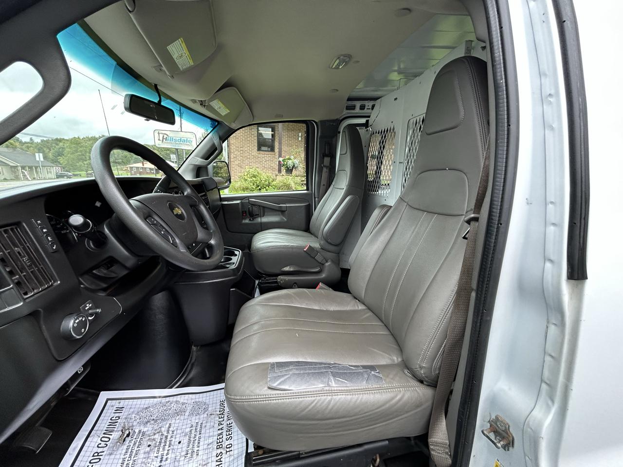 Chevrolet Express Cargo Van RWD 2500 135" 2020