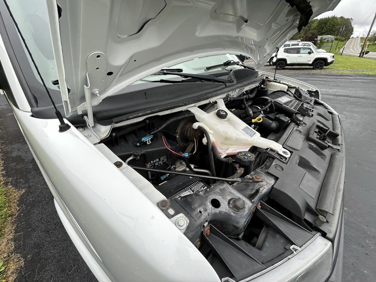 Chevrolet Express Cargo Van RWD 2500 135" 2020