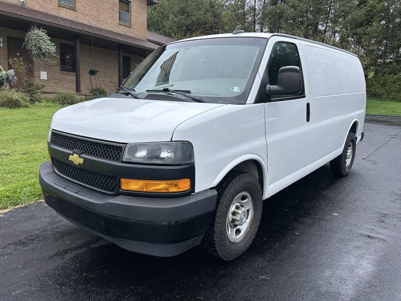 Chevrolet Express Cargo Van RWD 2500 135" 2020