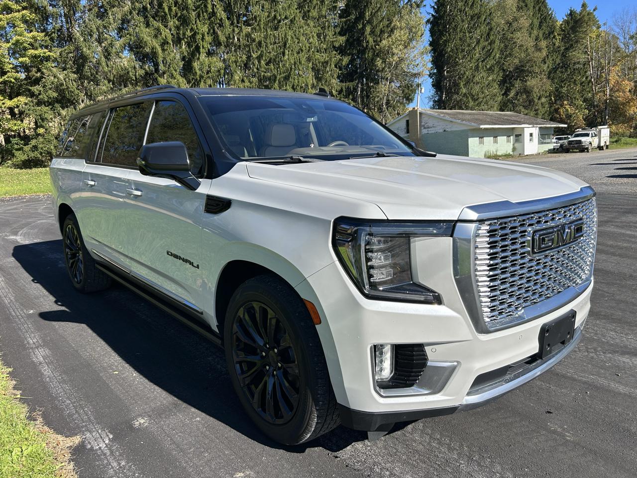 GMC Yukon XL 4WD 4dr Denali 2022