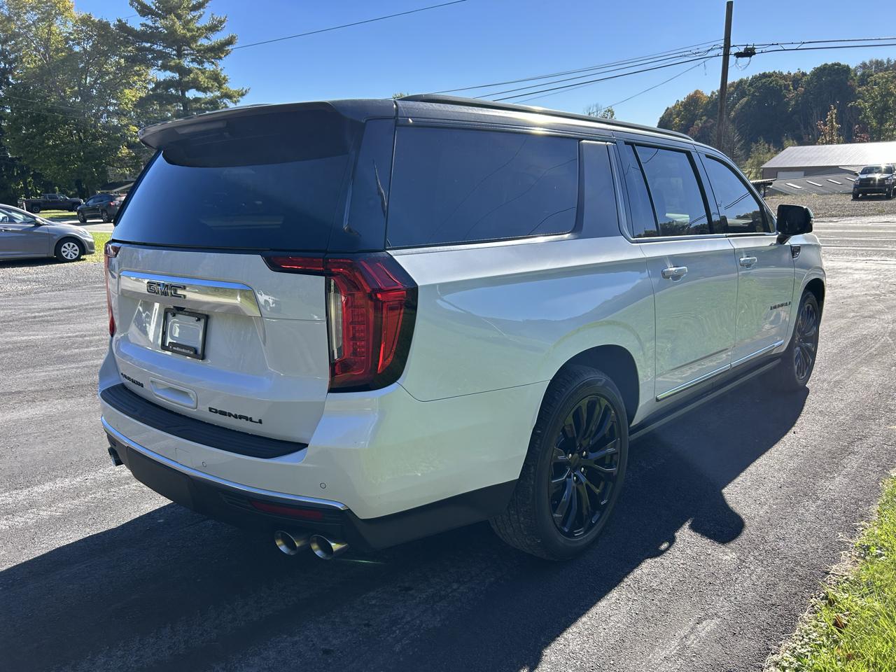 GMC Yukon XL 4WD 4dr Denali 2022