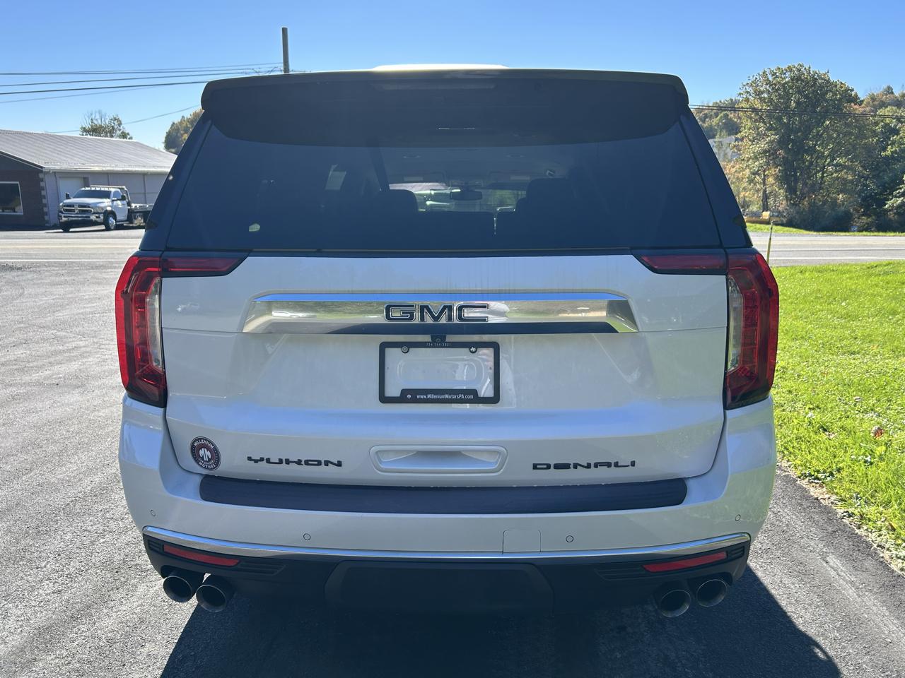 GMC Yukon XL 4WD 4dr Denali 2022