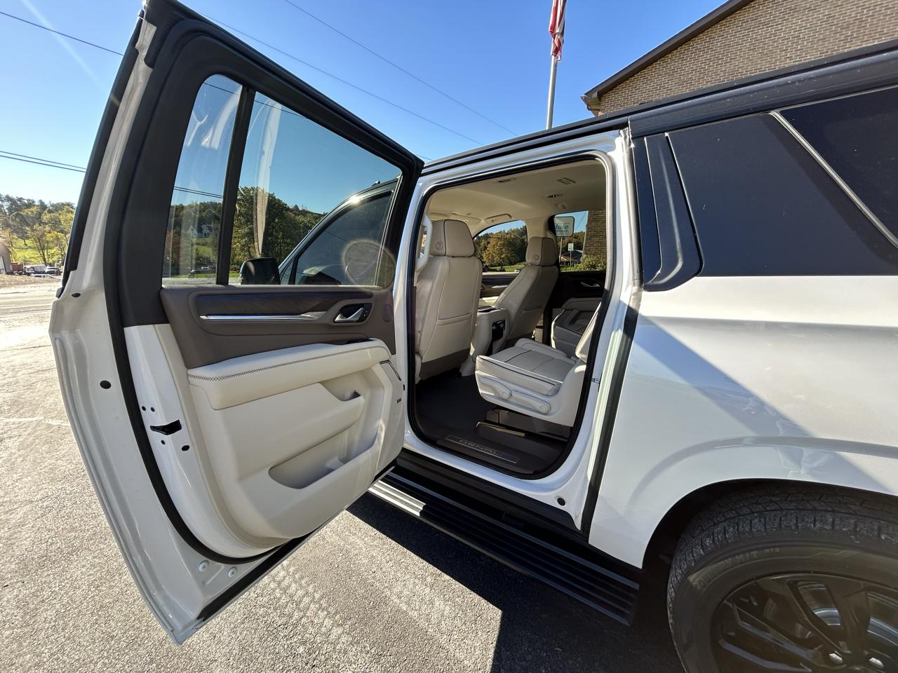 GMC Yukon XL 4WD 4dr Denali 2022