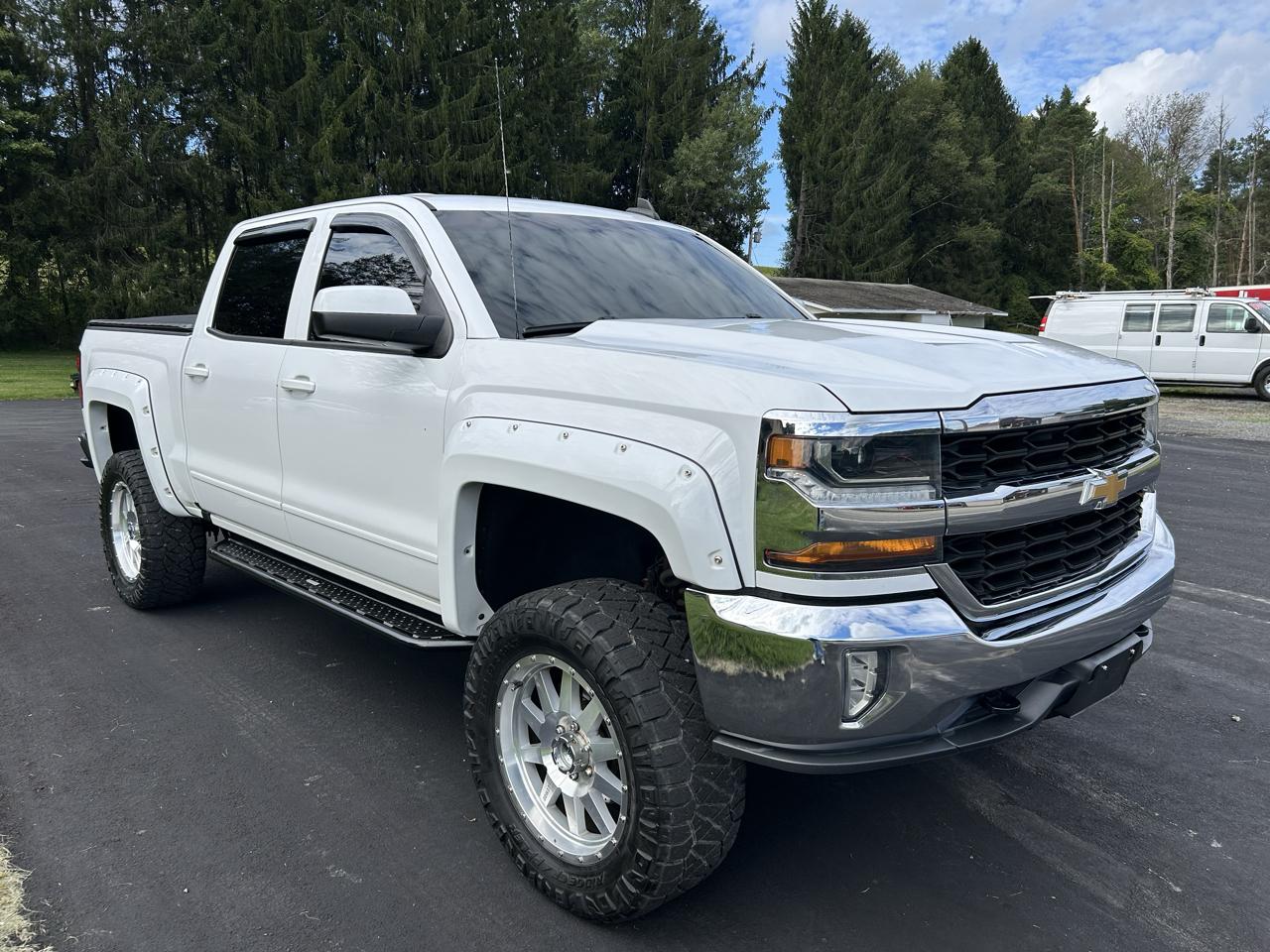 Chevrolet Silverado 1500 4WD Crew Cab 143.5" LT w/1LT 2018