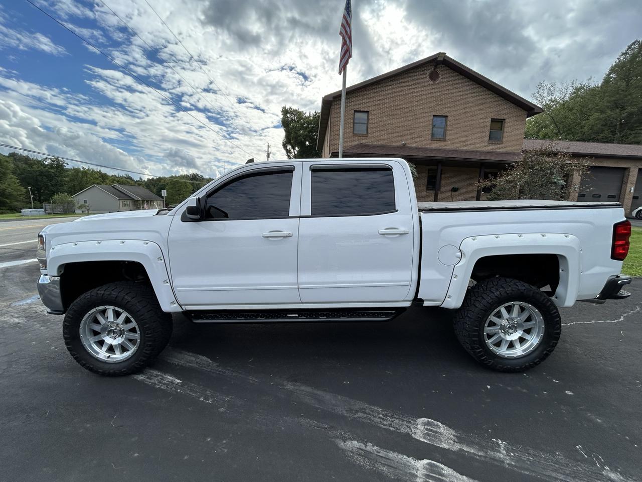 Chevrolet Silverado 1500 4WD Crew Cab 143.5" LT w/1LT 2018