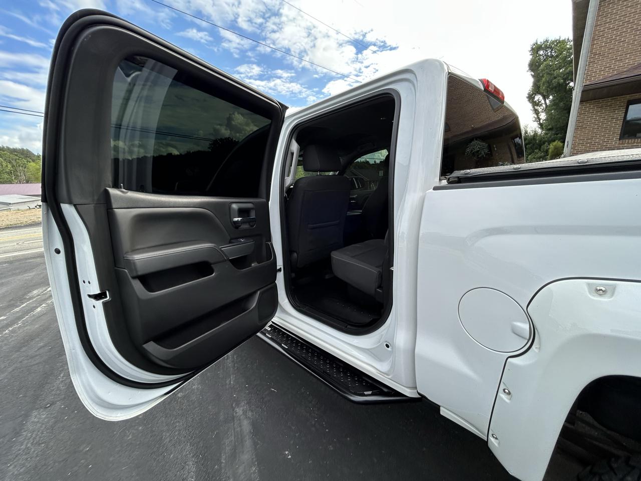 Chevrolet Silverado 1500 4WD Crew Cab 143.5" LT w/1LT 2018
