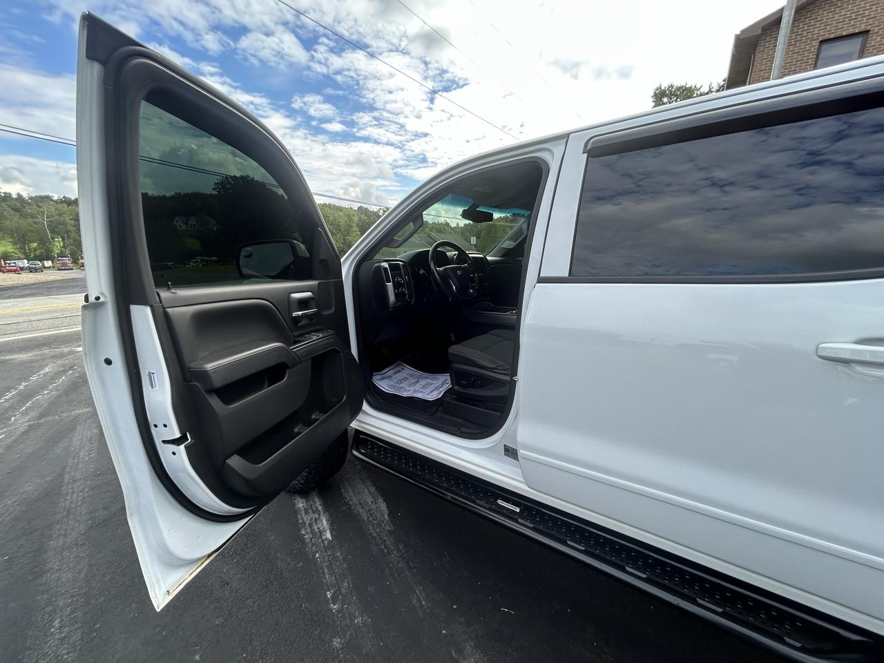 Chevrolet Silverado 1500 4WD Crew Cab 143.5" LT w/1LT 2018