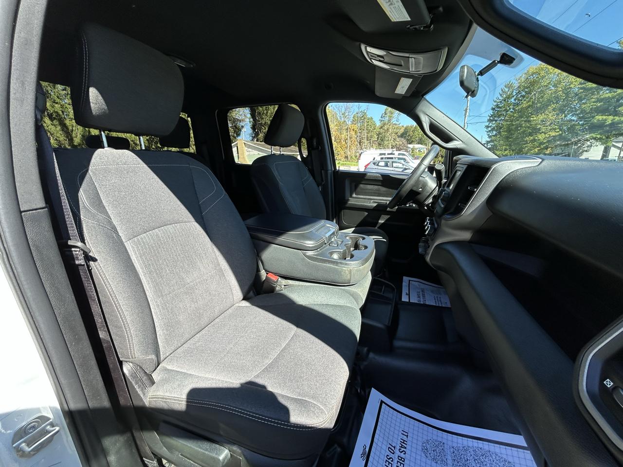 RAM 3500 Tradesman 4x4 Crew Cab 8' Box 2024