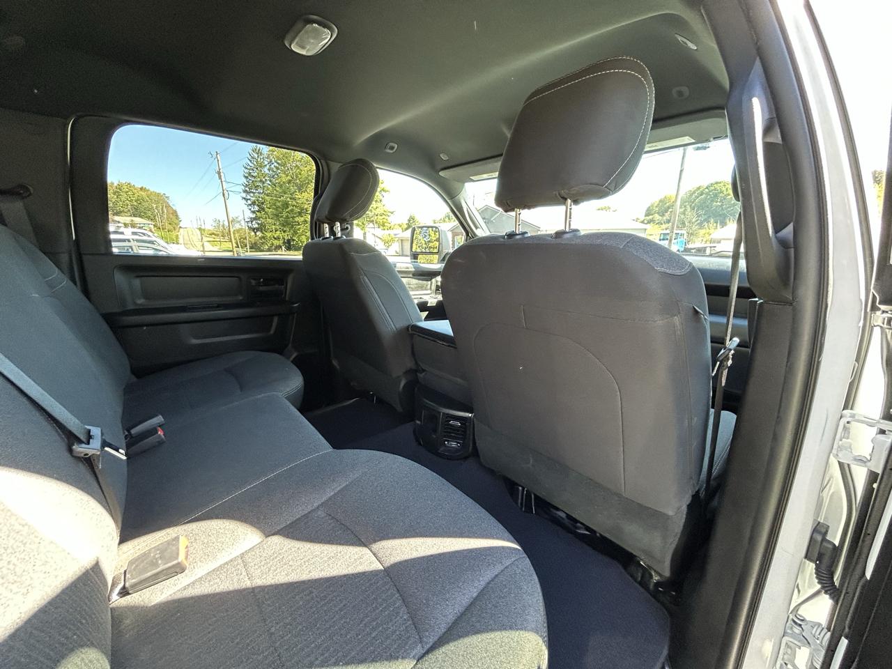 RAM 3500 Tradesman 4x4 Crew Cab 8' Box 2024