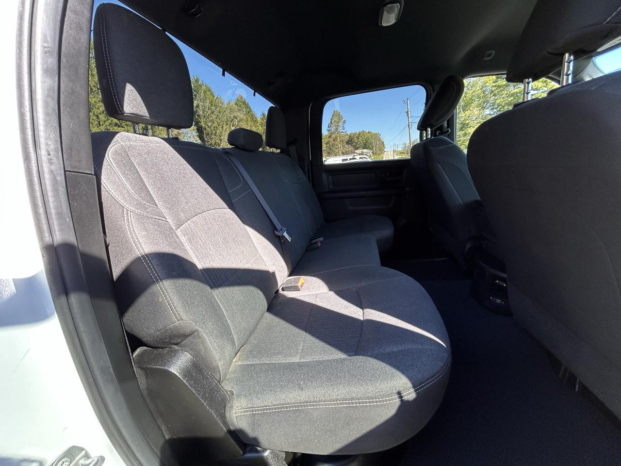 RAM 3500 Tradesman 4x4 Crew Cab 8' Box 2024