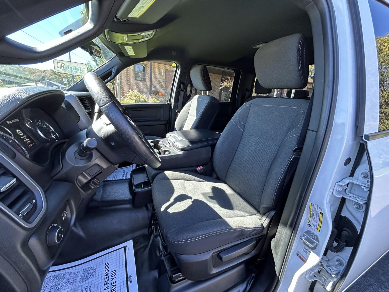 RAM 3500 Tradesman 4x4 Crew Cab 8' Box 2024