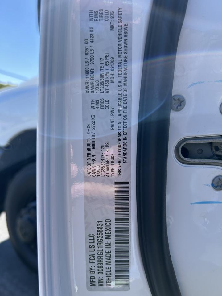 RAM 3500 Tradesman 4x4 Crew Cab 8' Box 2024