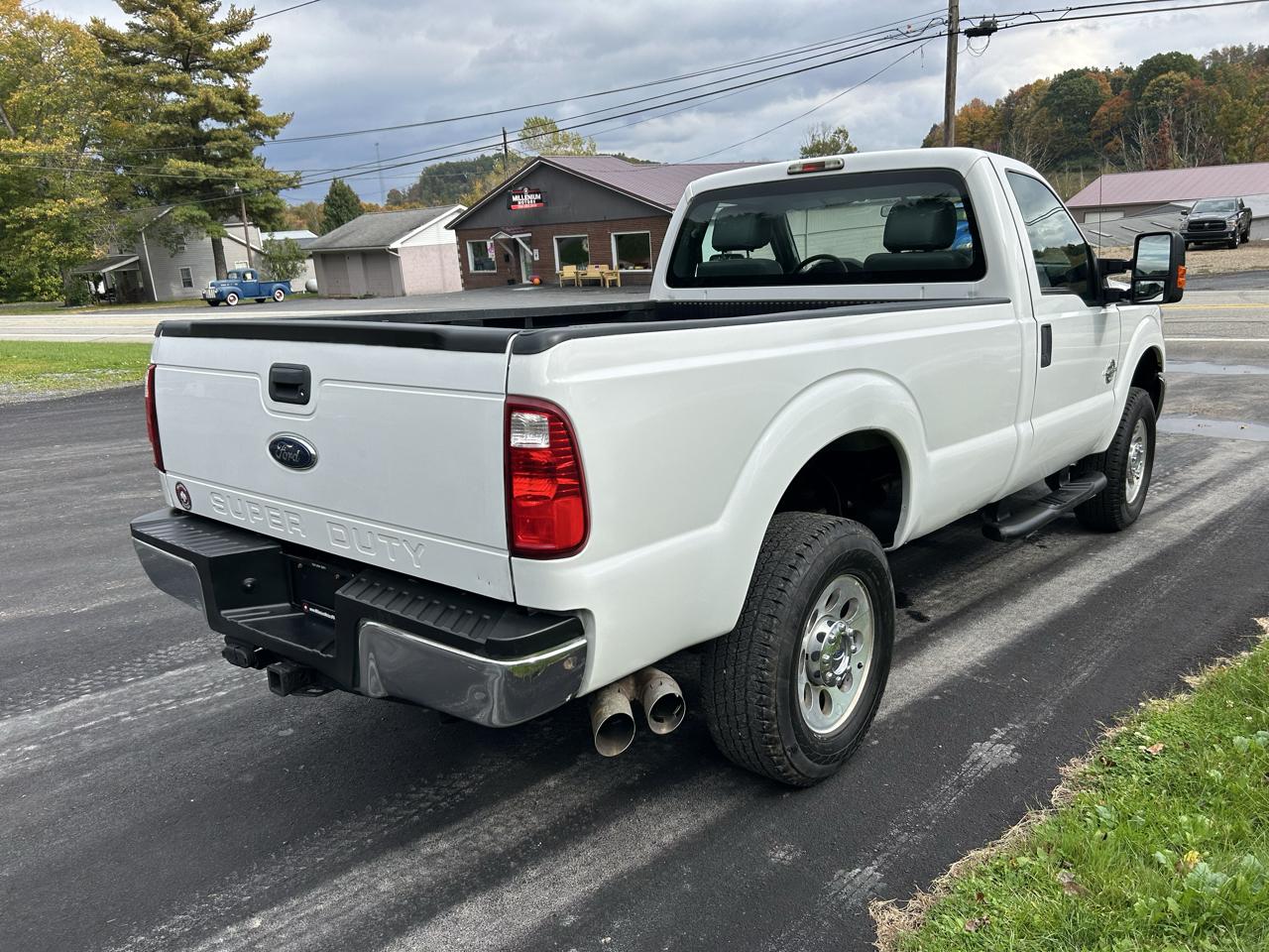 Ford Super Duty F-350 SRW 4WD Reg Cab 137" XL 2015