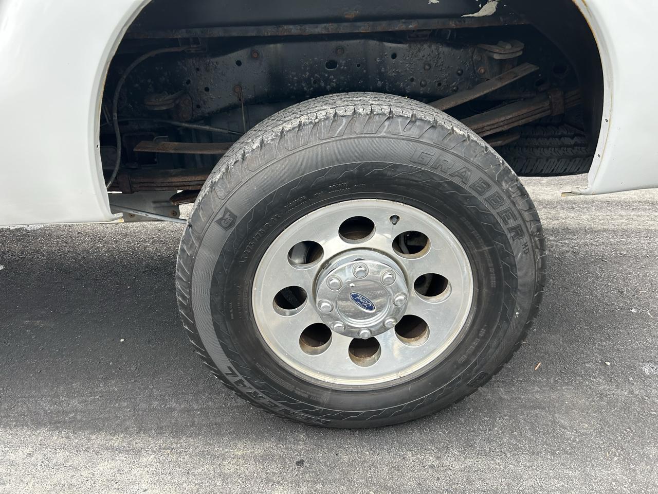 Ford Super Duty F-350 SRW 4WD Reg Cab 137" XL 2015
