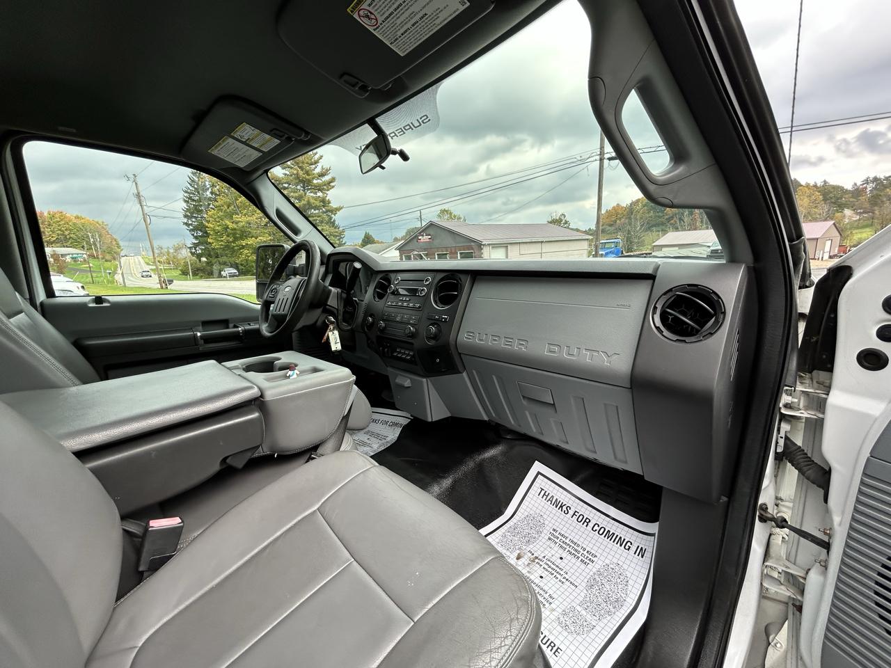 Ford Super Duty F-350 SRW 4WD Reg Cab 137" XL 2015