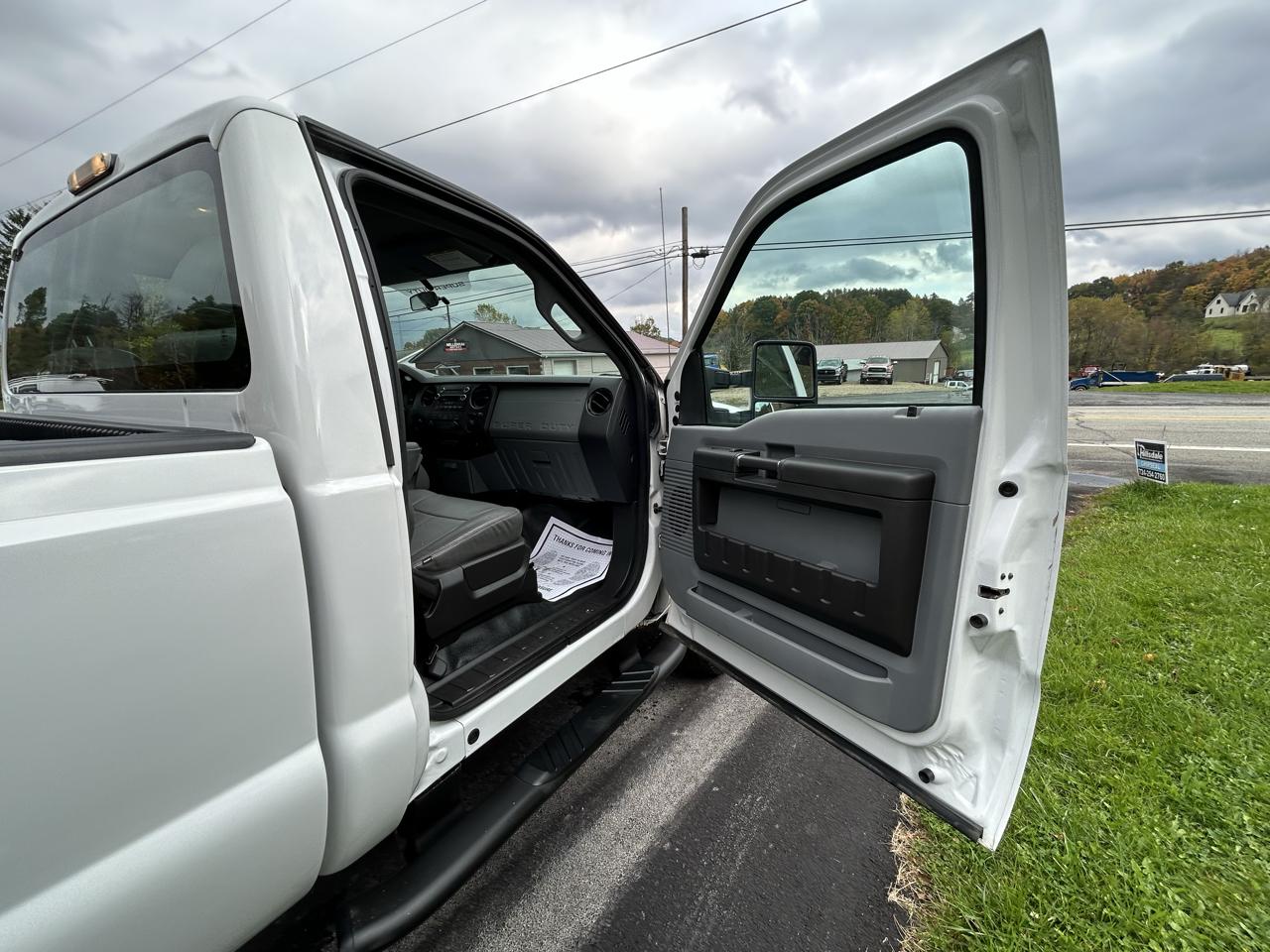 Ford Super Duty F-350 SRW 4WD Reg Cab 137" XL 2015