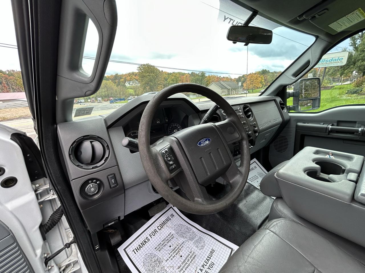 Ford Super Duty F-350 SRW 4WD Reg Cab 137" XL 2015