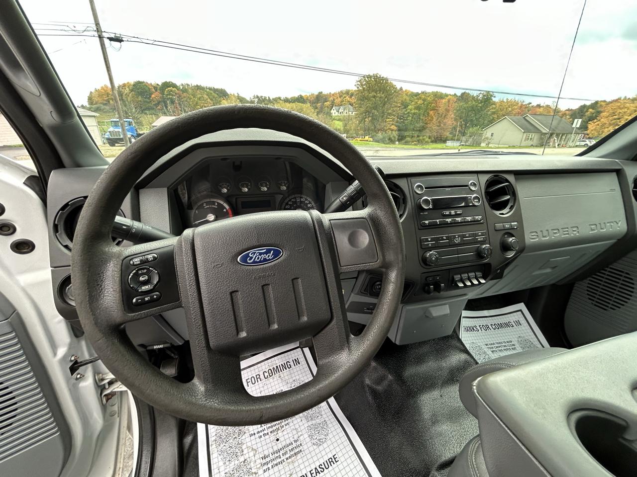 Ford Super Duty F-350 SRW 4WD Reg Cab 137" XL 2015
