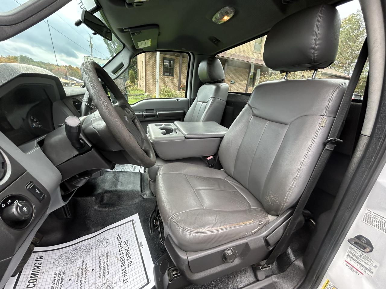 Ford Super Duty F-350 SRW 4WD Reg Cab 137" XL 2015