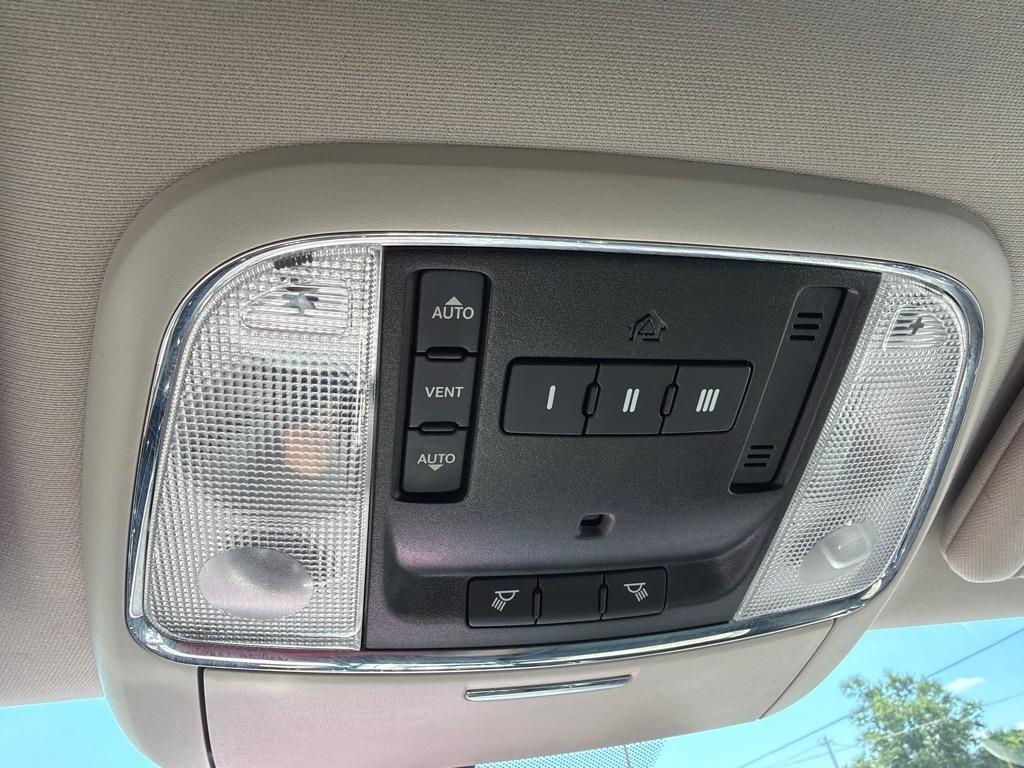 Jeep Grand Cherokee 4WD 4dr Laredo 2011