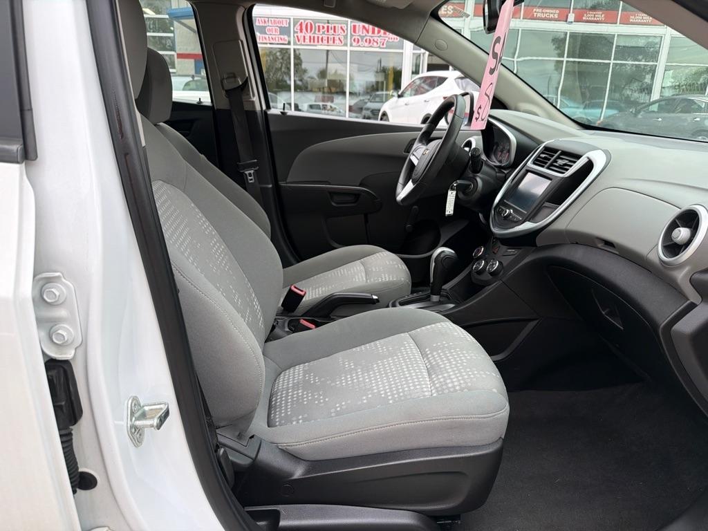 Chevrolet Sonic 5dr HB Auto LT w/1FL 2017