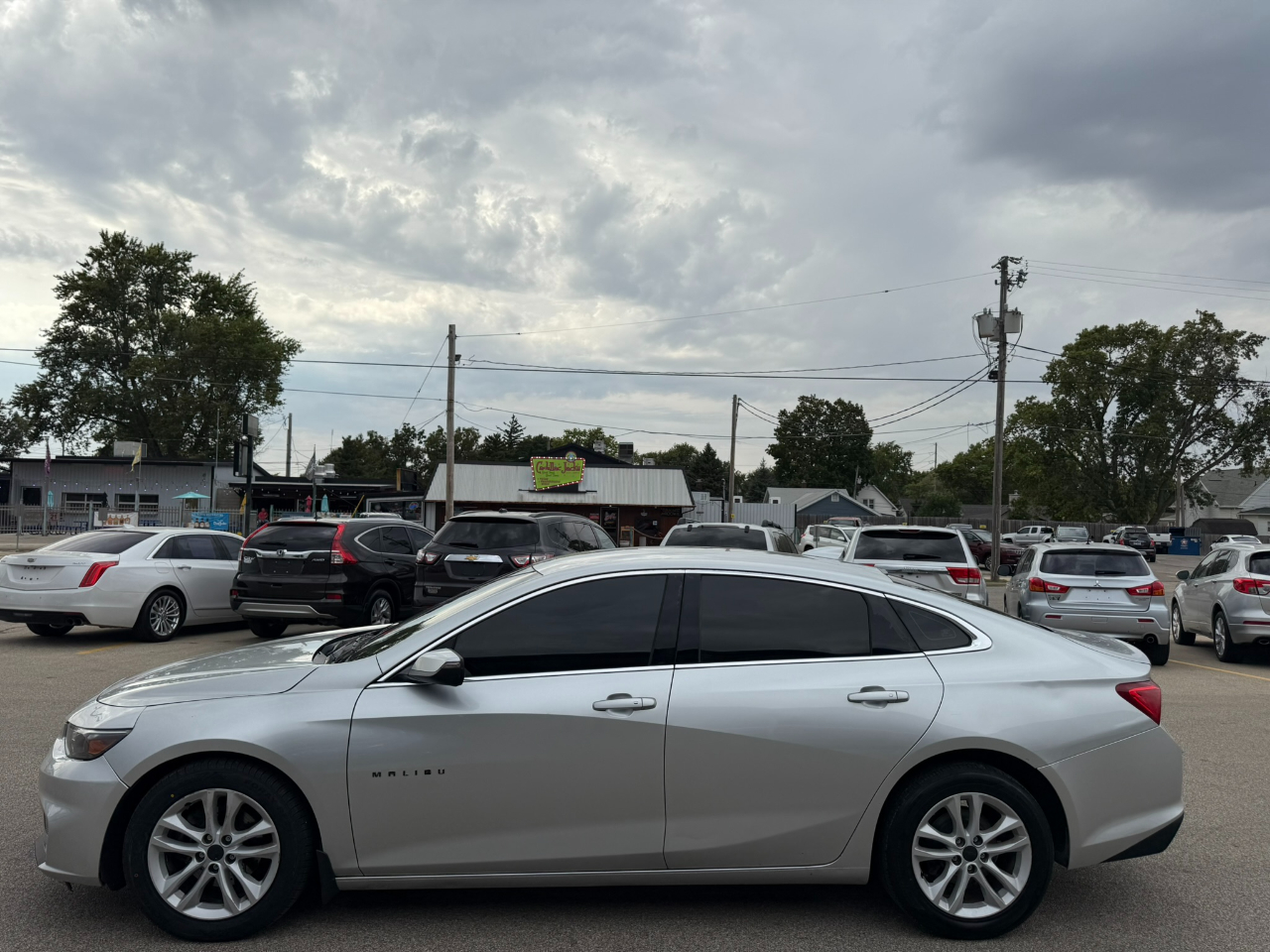 2016 Chevrolet Malibu 1LT photo 2