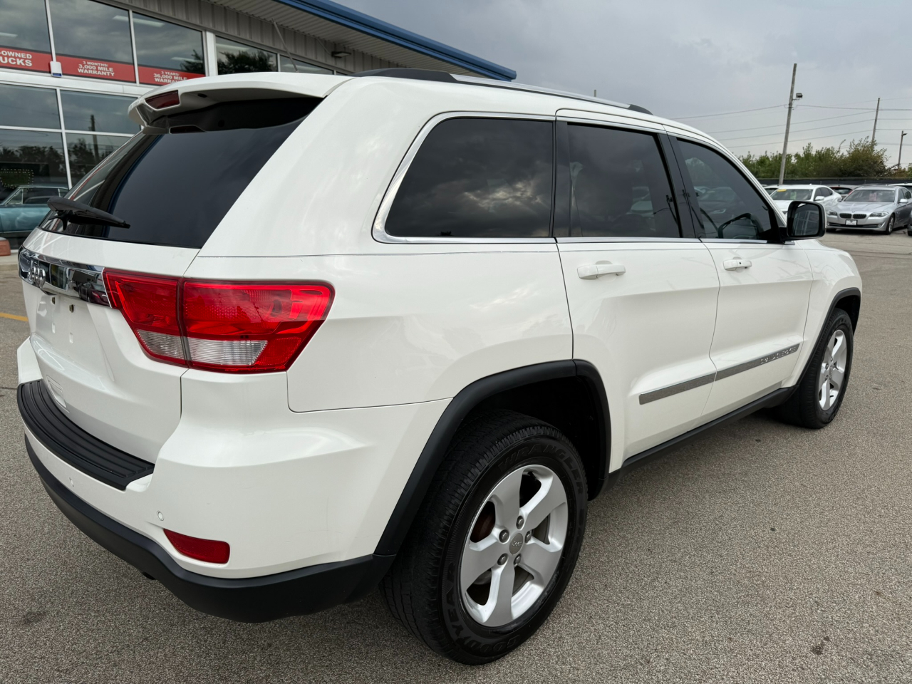 2011 Jeep Grand Cherokee Laredo photo 6