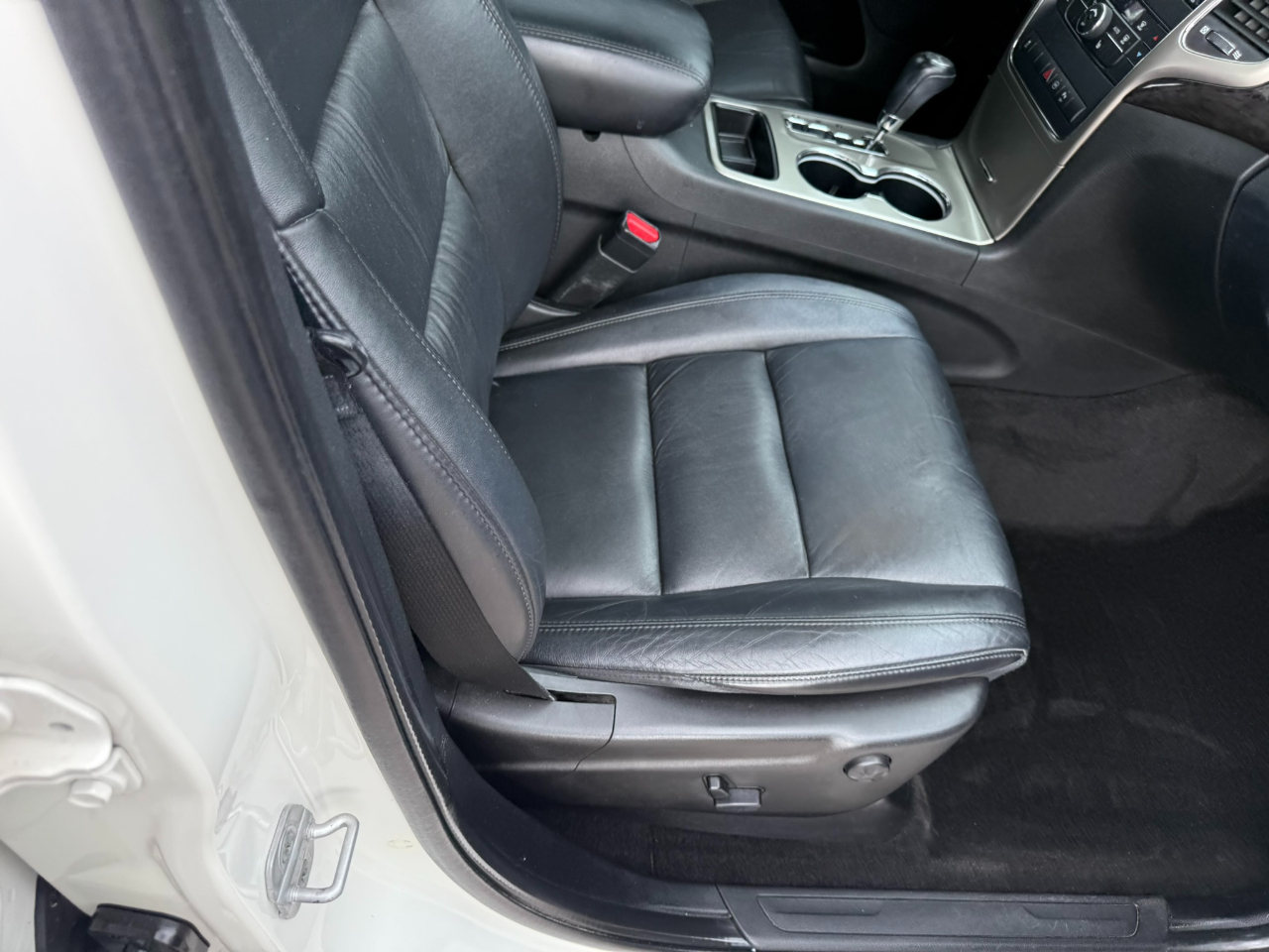 2011 Jeep Grand Cherokee Laredo photo 19