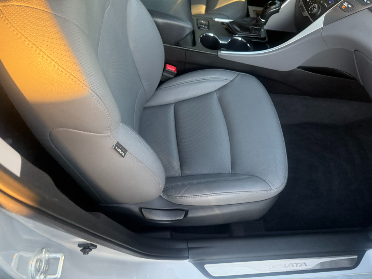 Hyundai Sonata Hybrid 4dr Sdn Limited 2013 Hyundai Sonata Hybrid 4dr Sdn Limited 2013