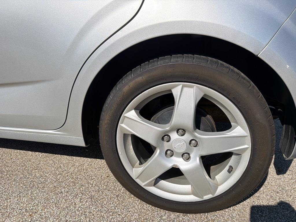Chevrolet Sonic 5dr HB Auto LTZ 2015