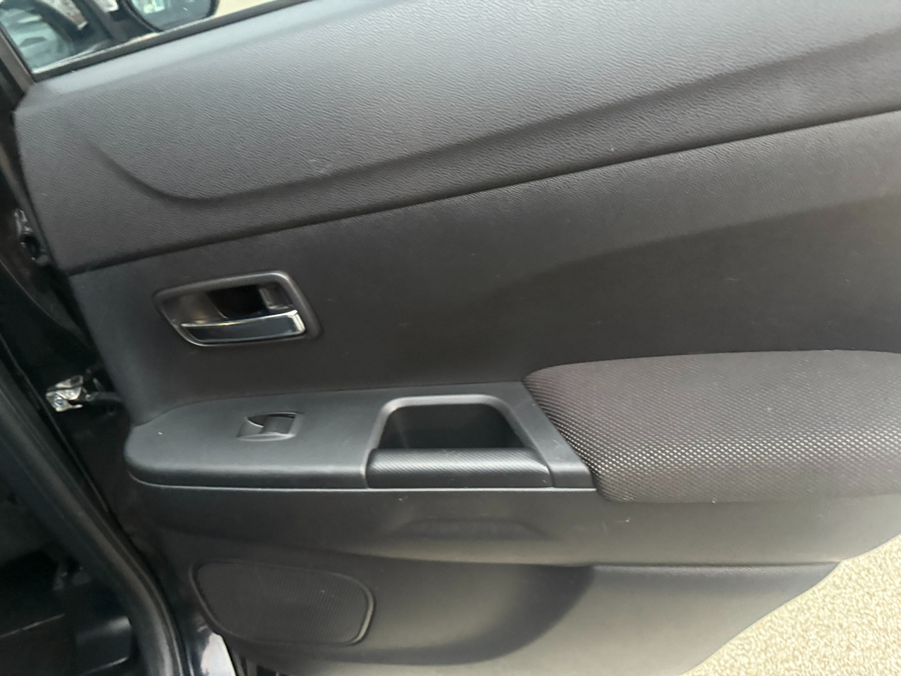 Mitsubishi Outlander Sport 2WD 4dr CVT SE 2011