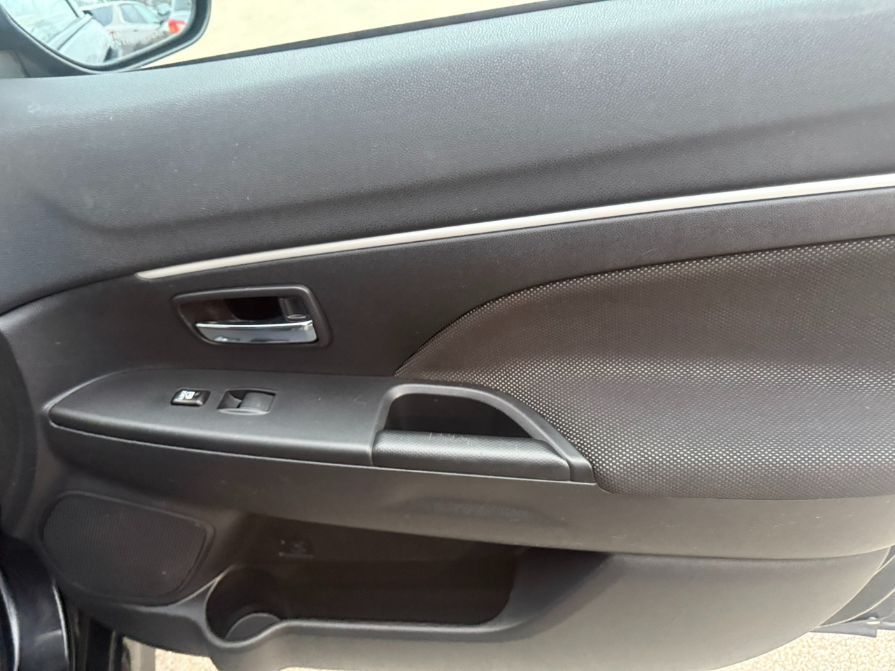 Mitsubishi Outlander Sport 2WD 4dr CVT SE 2011