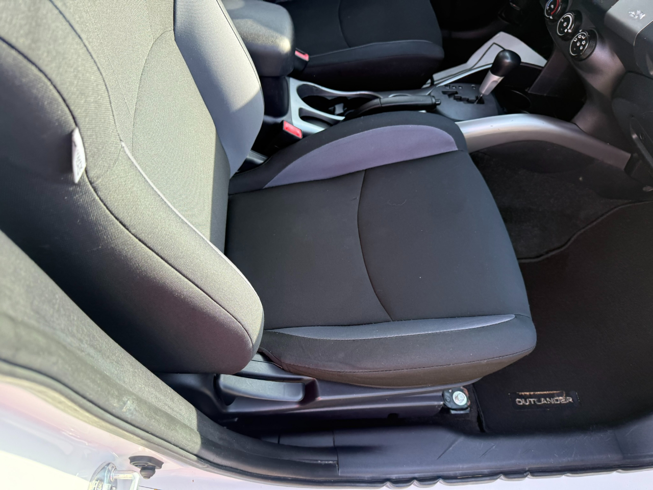 Mitsubishi Outlander 2WD 4dr ES 2008