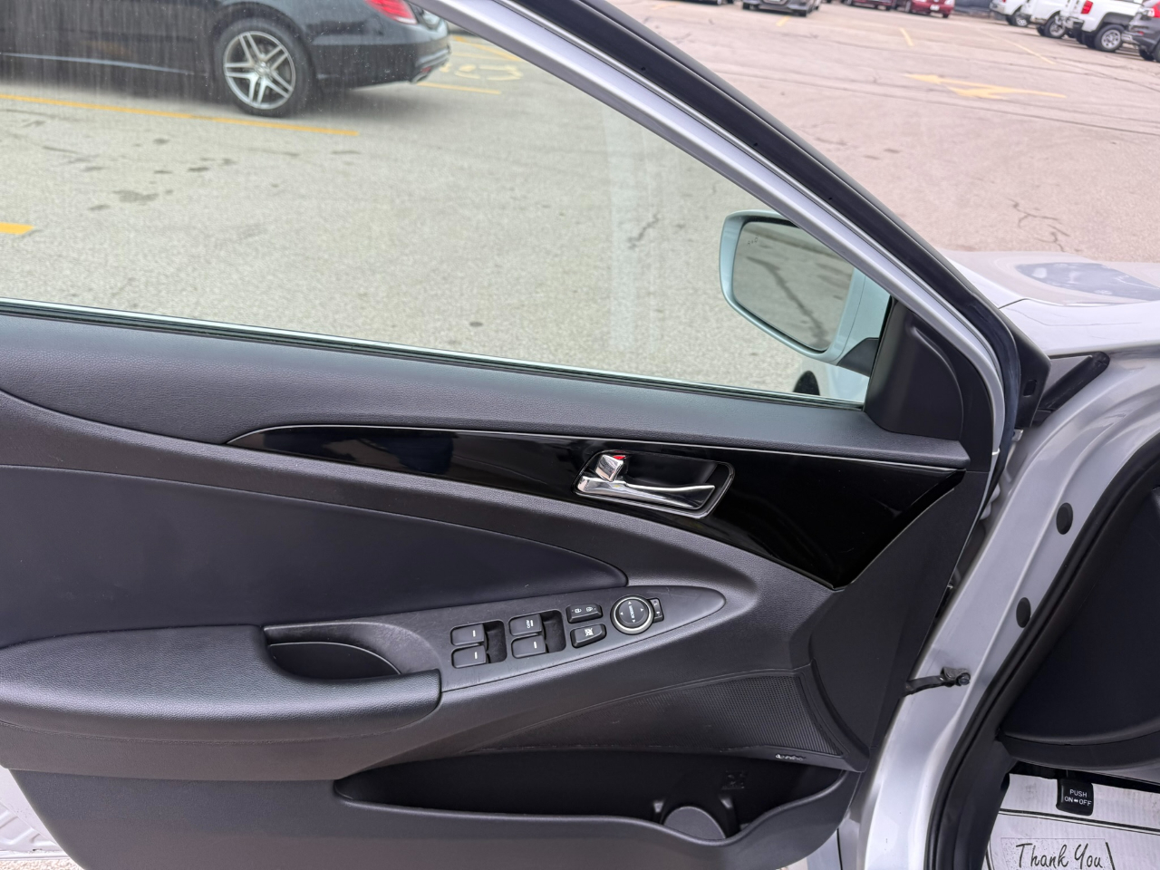 Hyundai Sonata 4dr Sdn 2.4L Auto Limited 2014