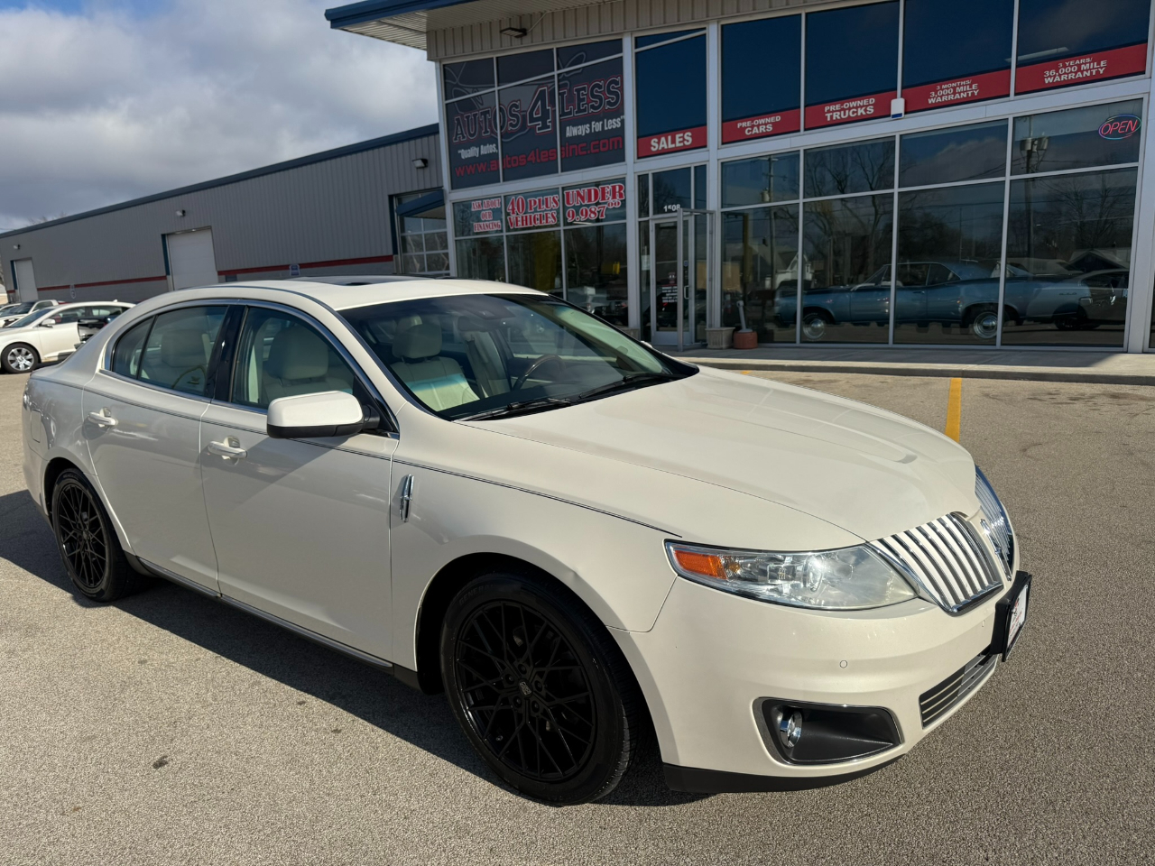 Lincoln MKS 4dr Sdn AWD 2009