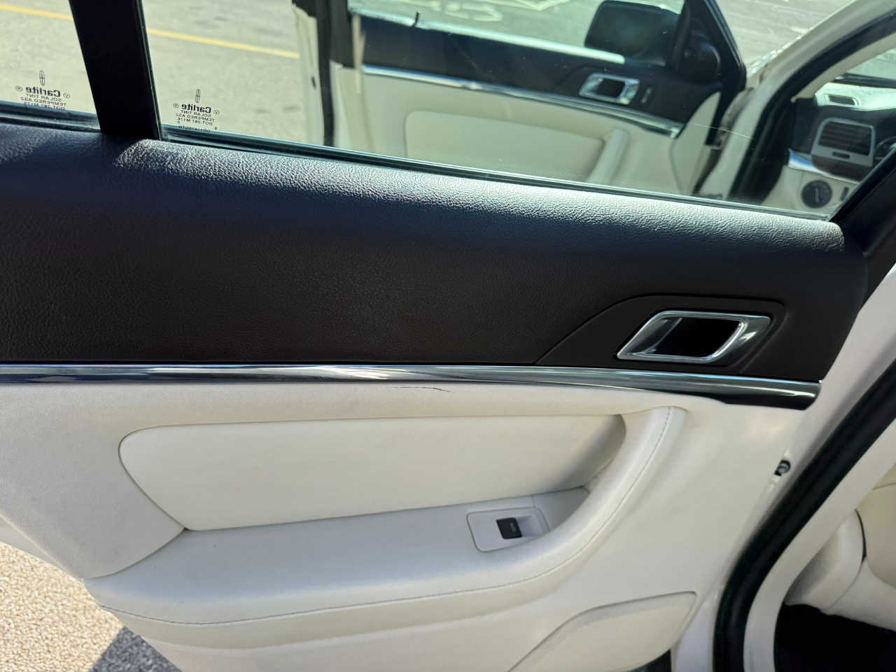 Lincoln MKS 4dr Sdn AWD 2009