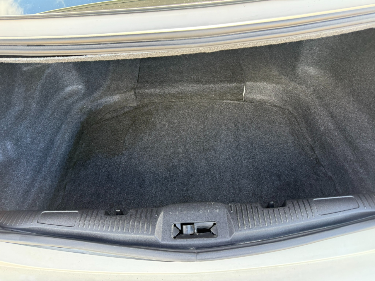 Lincoln MKS 4dr Sdn AWD 2009