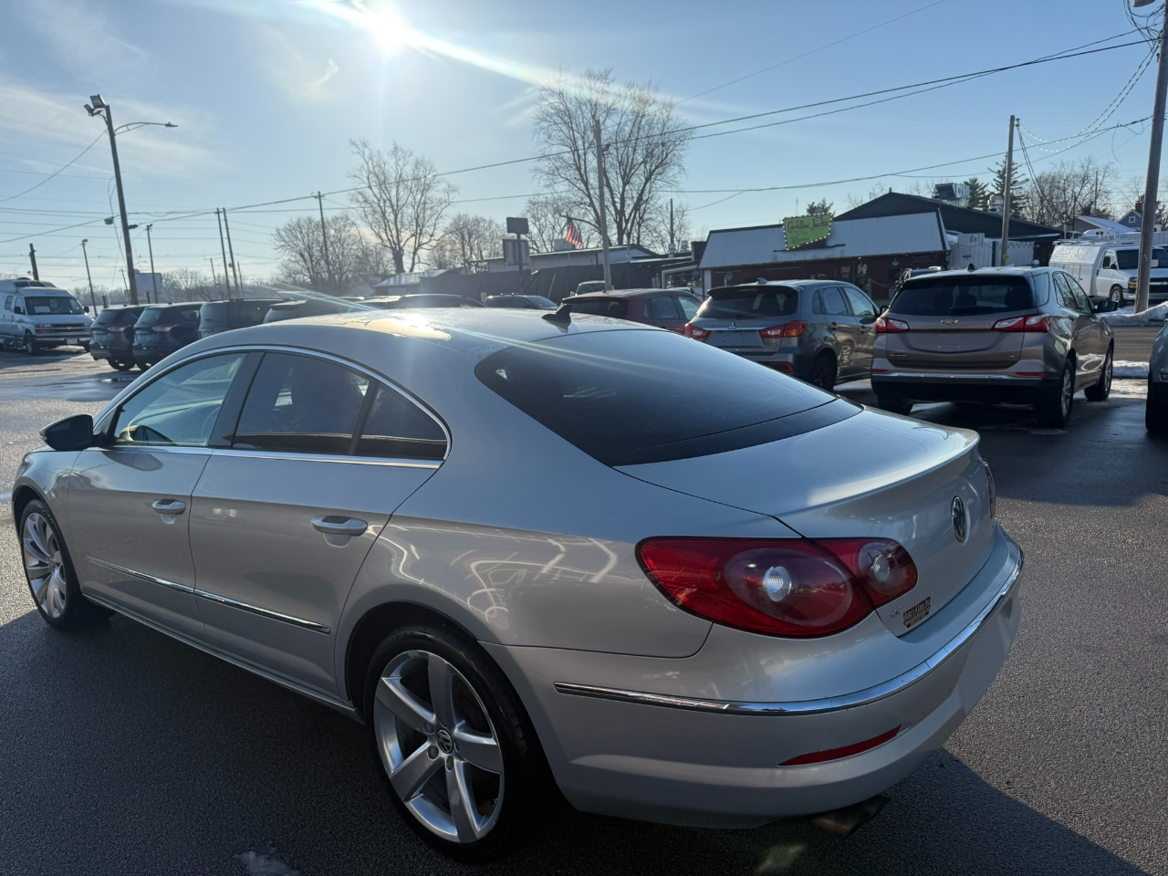 Volkswagen CC 4dr Sdn Lux 2011