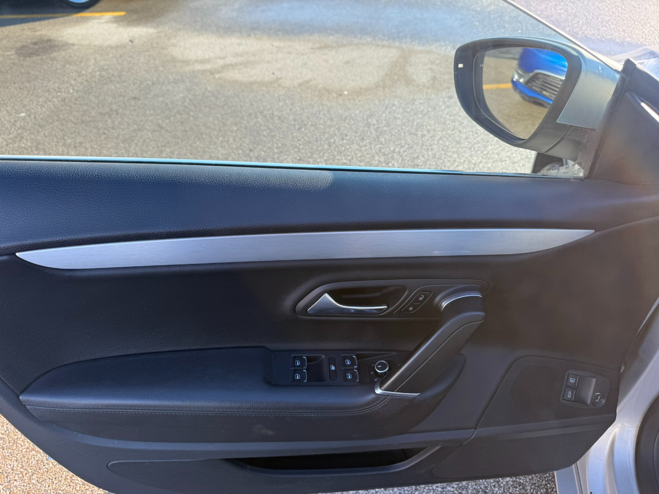 Volkswagen CC 4dr Sdn Lux 2011