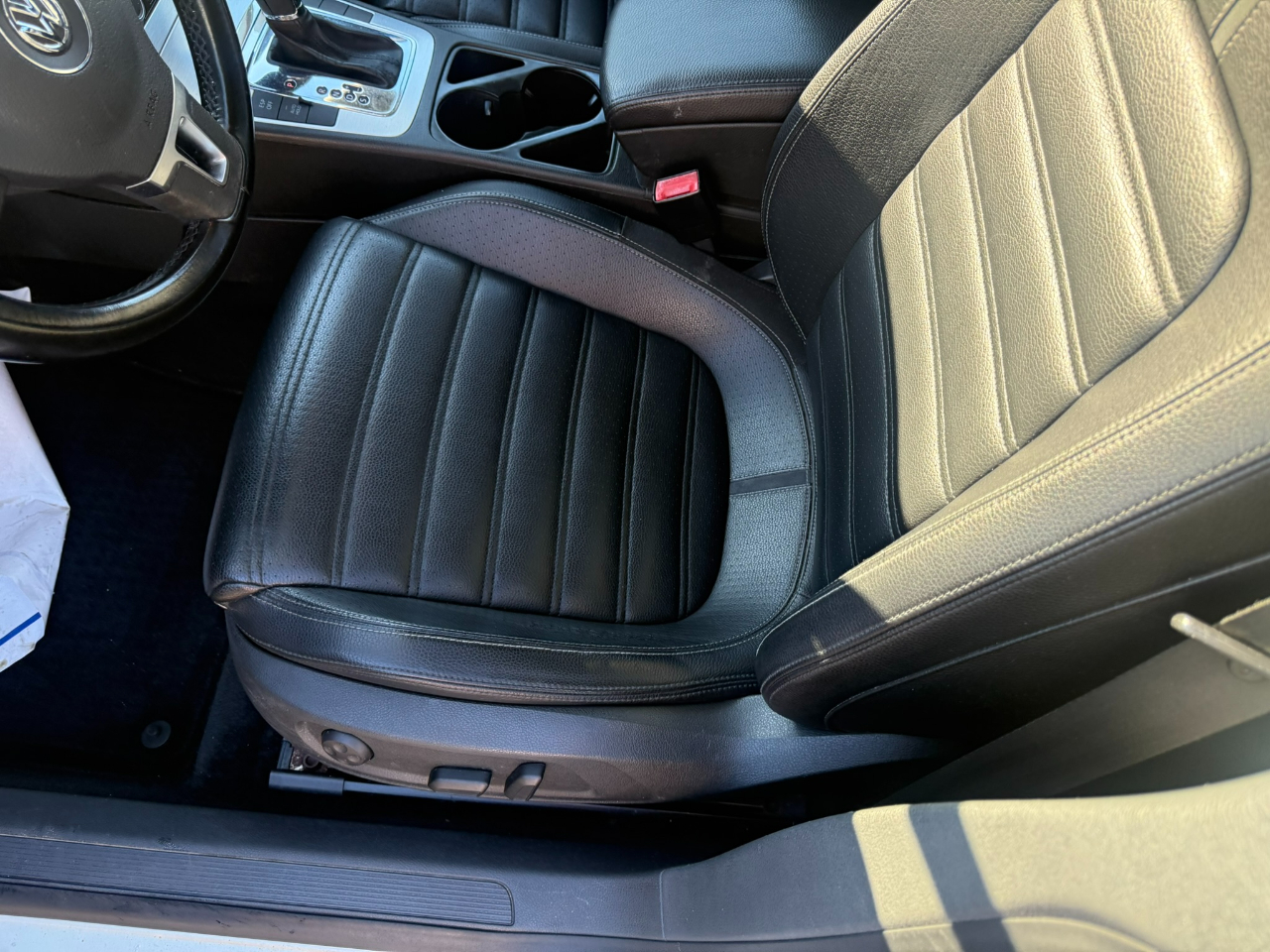 Volkswagen CC 4dr Sdn Lux 2011