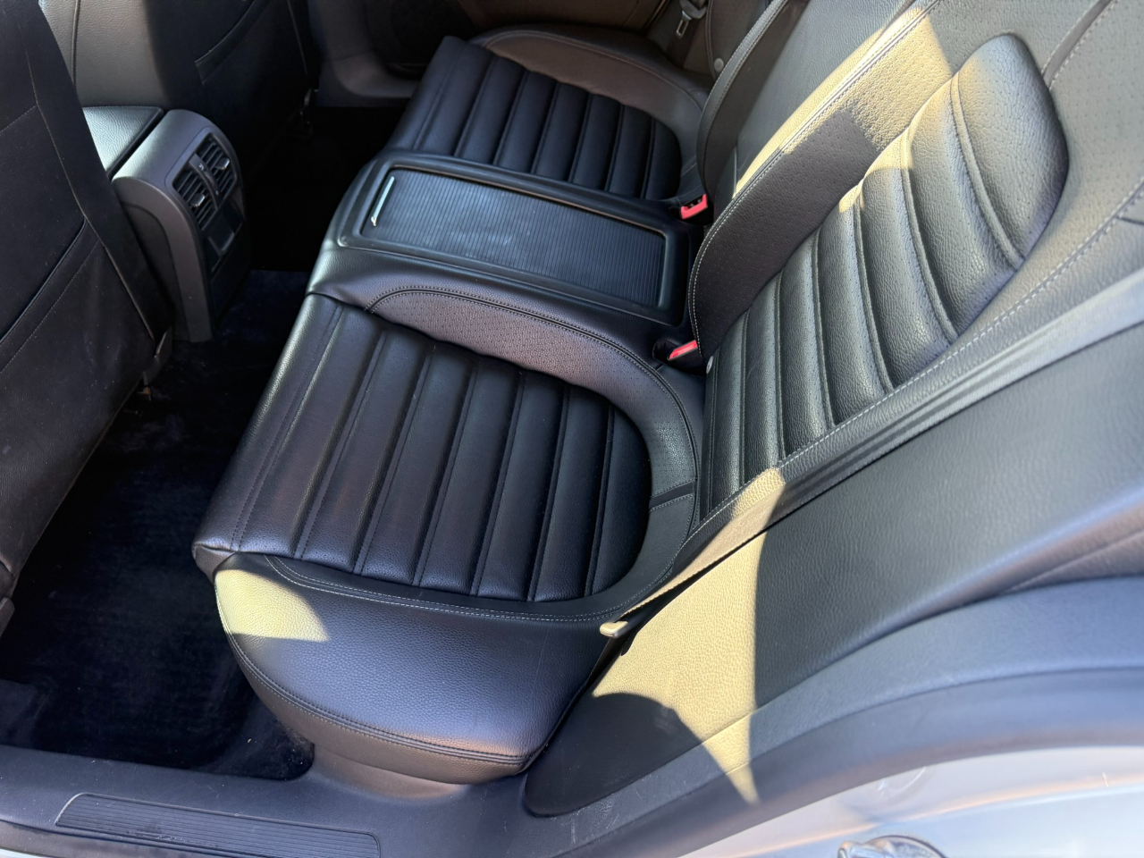 Volkswagen CC 4dr Sdn Lux 2011