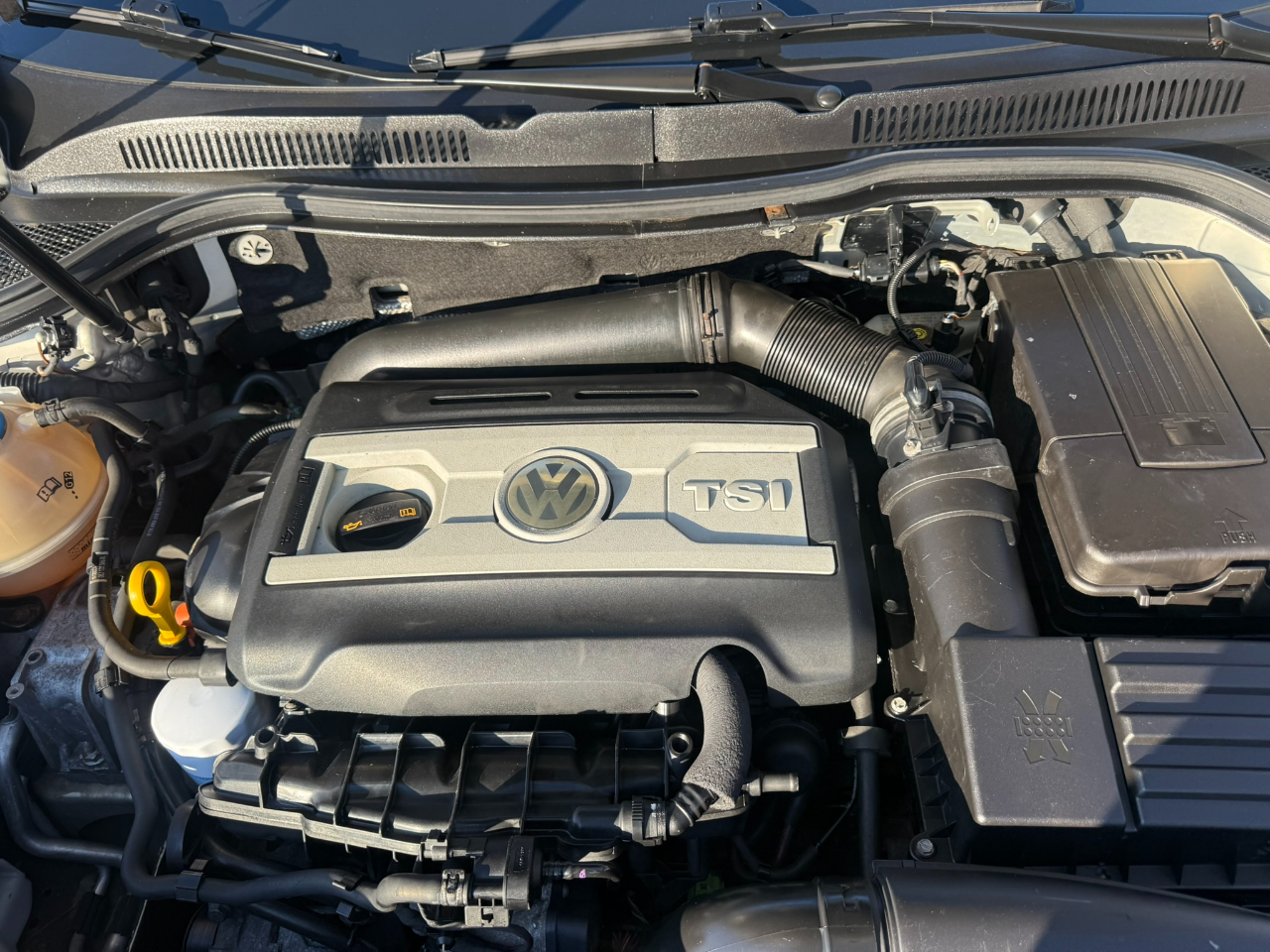 Volkswagen CC 4dr Sdn Lux 2011