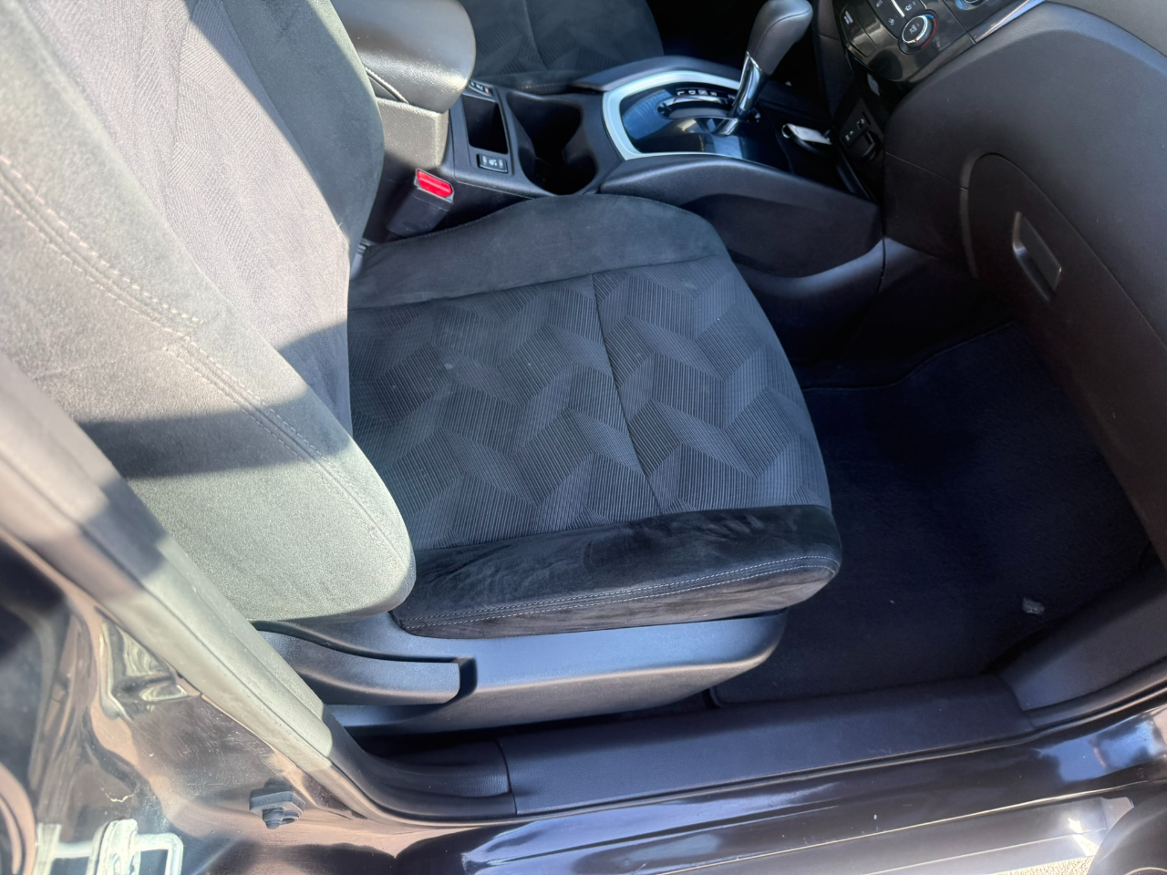 Nissan Rogue FWD 4dr SV 2016