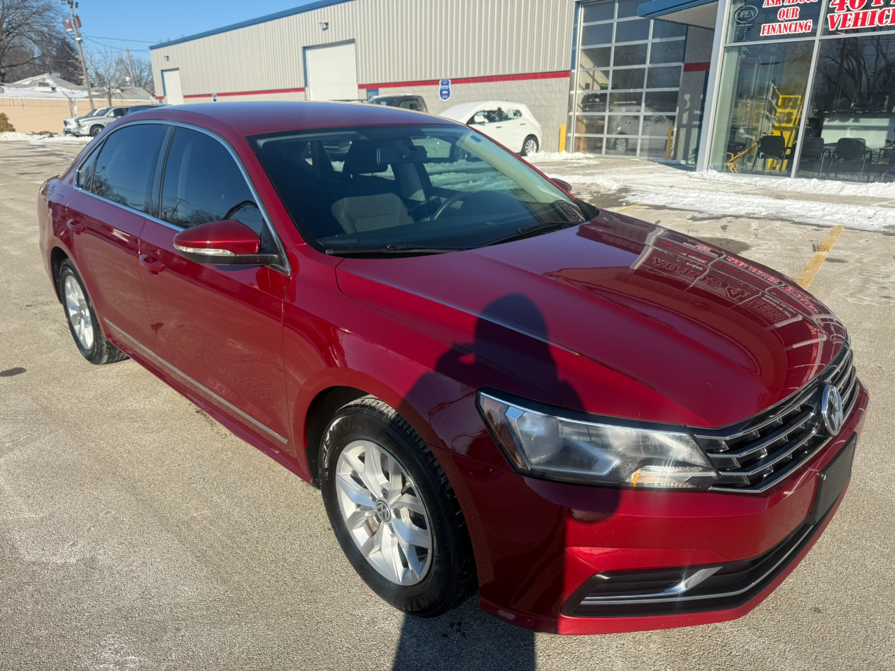 Volkswagen Passat 4dr Sdn 1.8T Auto S 2016