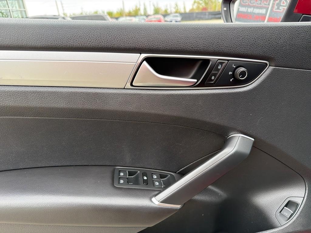Volkswagen Passat 4dr Sdn 1.8T Auto S 2016