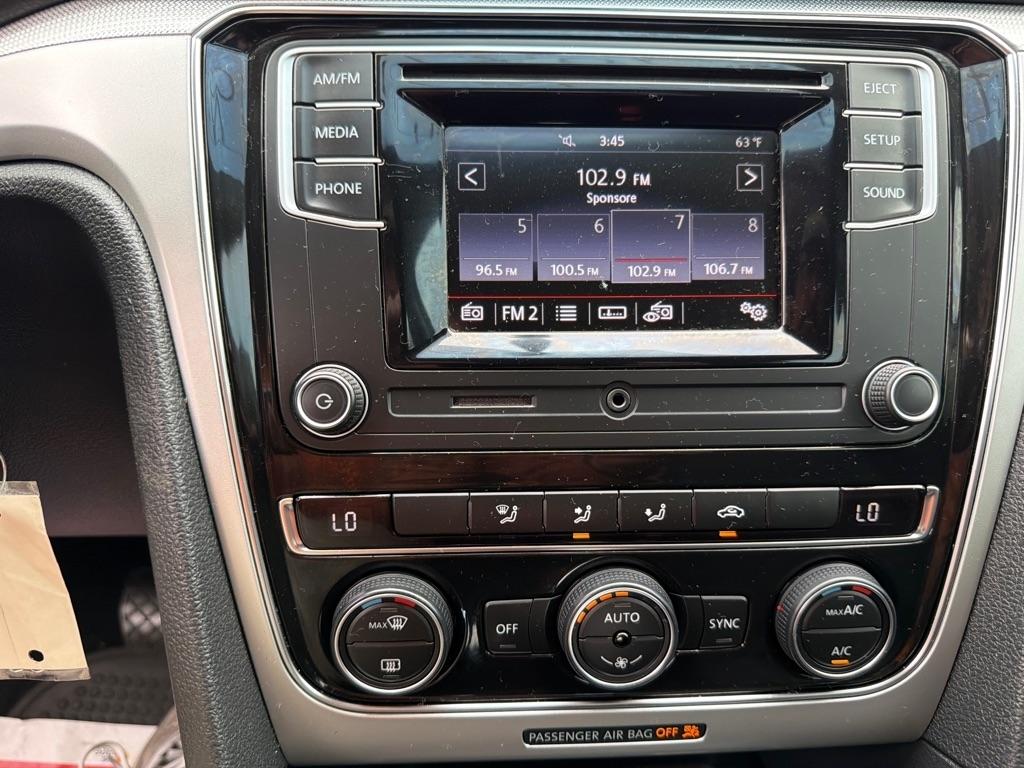 Volkswagen Passat 4dr Sdn 1.8T Auto S 2016