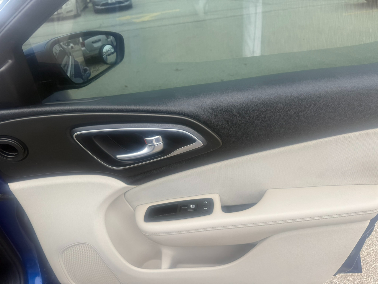 Chrysler 200 4dr Sdn Limited FWD 2015