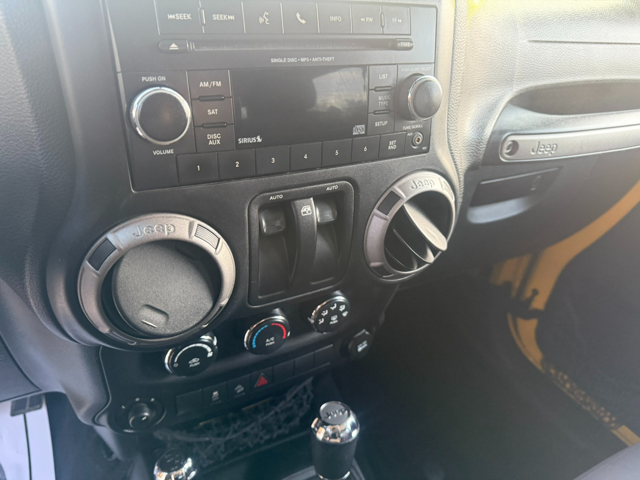 Jeep Wrangler 4WD 2dr Sport 2015