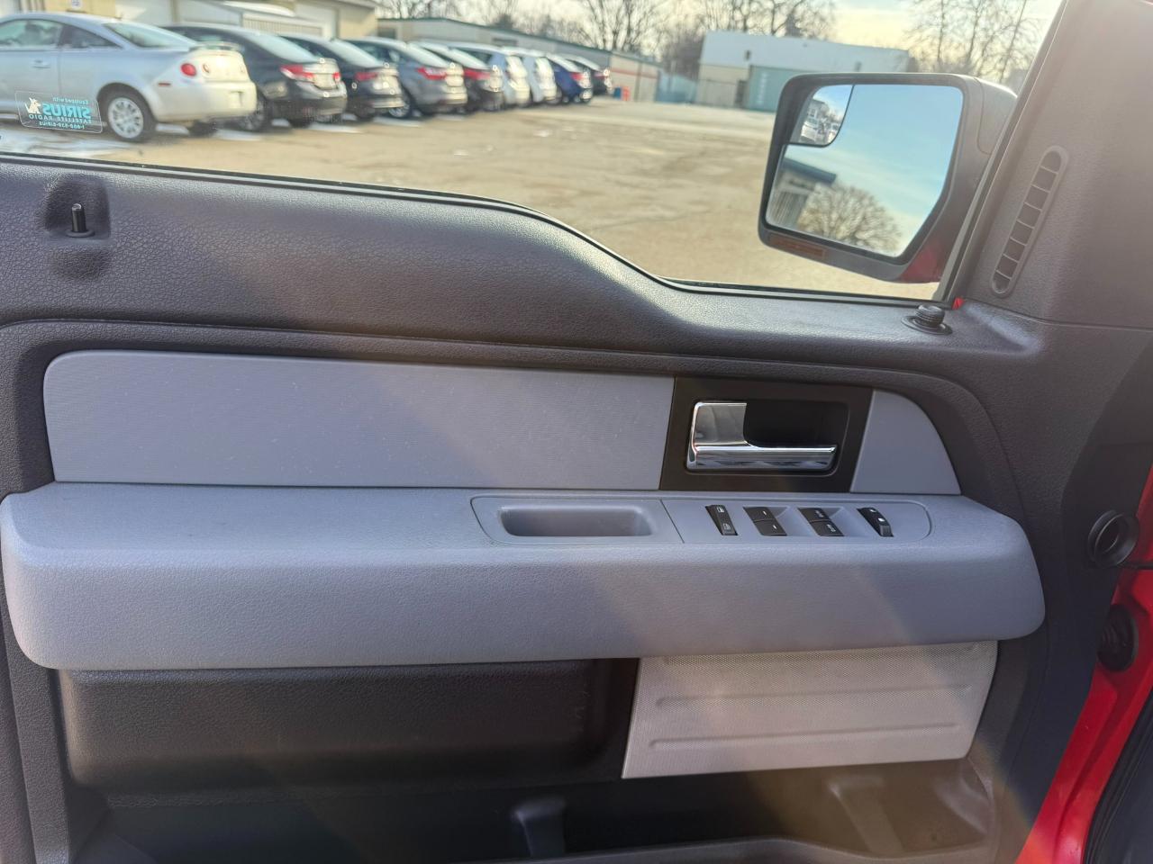 Ford F-150 2WD SuperCab 145" XLT 2012